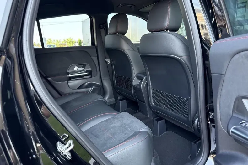 Mercedes-Benz GLA din 2025 cu 6.000 km - oferta MER179987 - foto 9