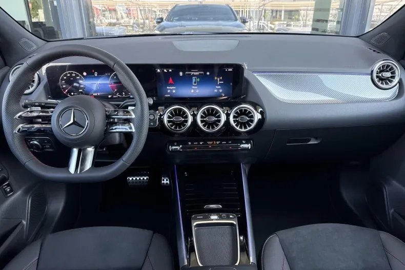 Mercedes-Benz GLA din 2025 cu 6.000 km - oferta MER179987 - foto 12