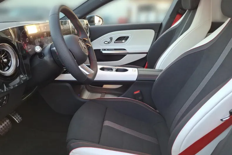 Mercedes-Benz CLA (Clasa CLA) din 2025 cu 5.000 km - oferta MER179990 - foto 13