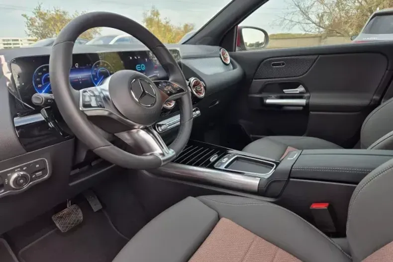 Mercedes-Benz EQA din 2025 cu 5.000 km - oferta MER179992 - foto 12
