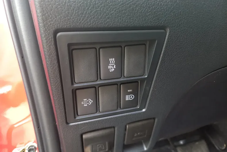 Toyota Hilux din 2024 cu 11.200 km - oferta TOY180001 - foto 18