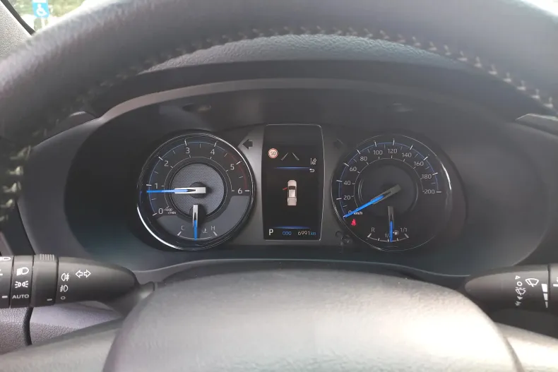 Toyota Hilux din 2024 cu 11.200 km - oferta TOY180001 - foto 23