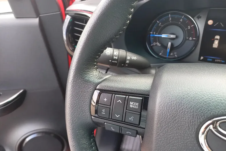 Toyota Hilux din 2024 cu 11.200 km - oferta TOY180001 - foto 24