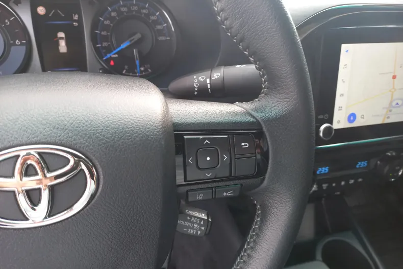 Toyota Hilux din 2024 cu 11.200 km - oferta TOY180001 - foto 25