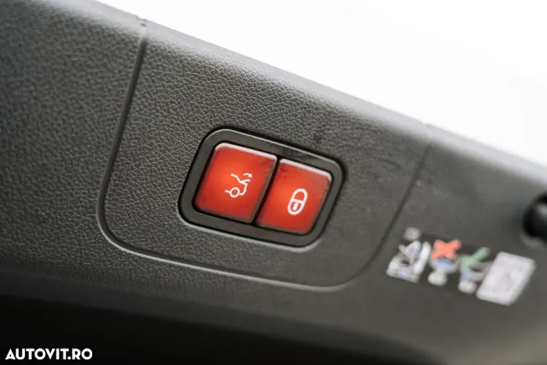 Mercedes-Benz CLA (Clasa CLA) din 2025 cu 1 km - oferta MER180008 - foto 35