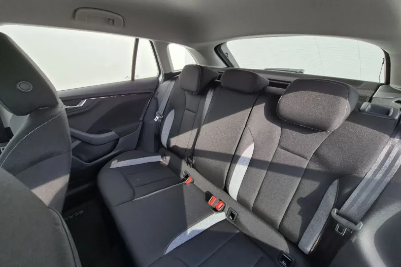 Skoda Scala din 2025 cu 3.278 km - oferta SKO180018 - foto 11