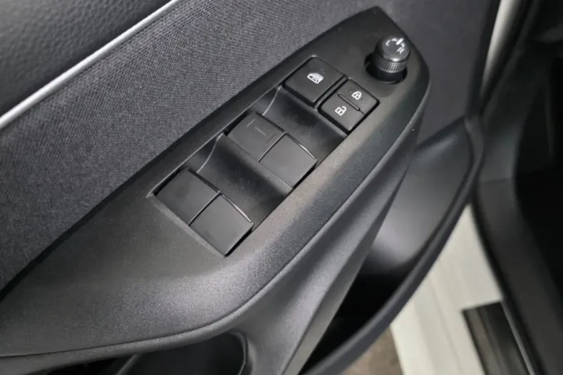 Toyota Yaris din 2024 cu 40 km - oferta TOY180031 - foto 13