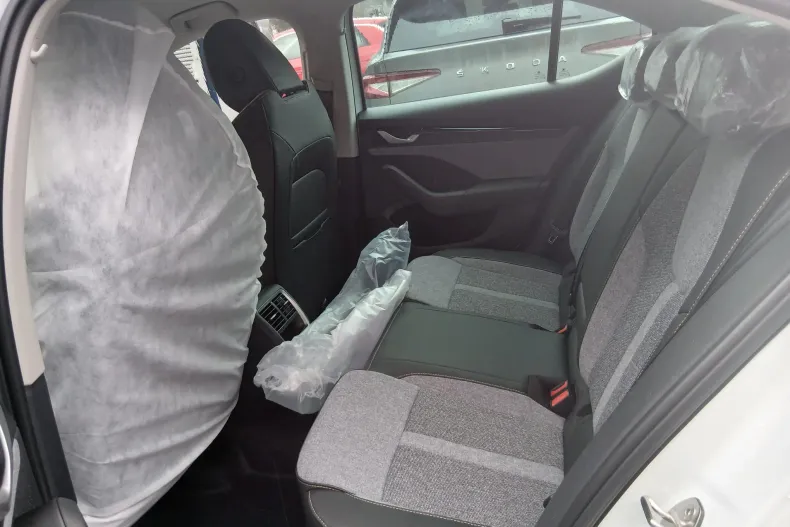 Skoda Octavia din 2025 cu 5 km - oferta SKO180048 - foto 13