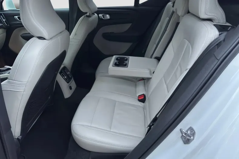 Volvo XC40 din 2021 cu 128.800 km - oferta VOL180052 - foto 7