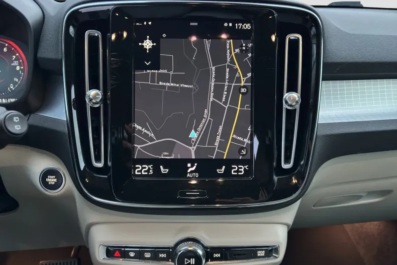 Volvo XC40 din 2021 cu 128.800 km - oferta VOL180052 - foto 8