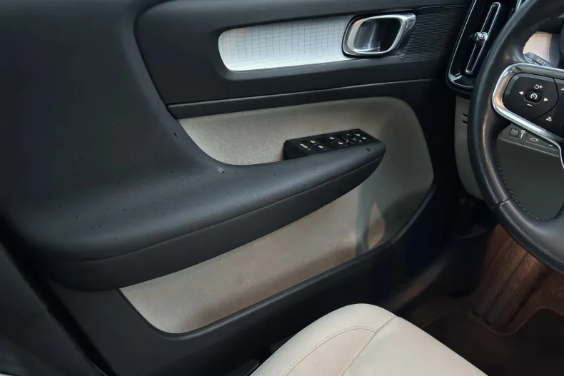 Volvo XC40 din 2021 cu 128.800 km - oferta VOL180052 - foto 16