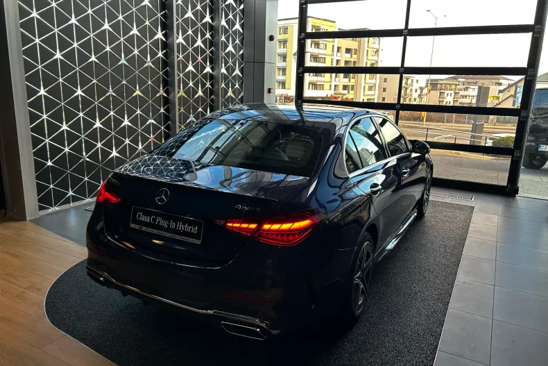 Mercedes-Benz C din 2024 cu 12.680 km - oferta MER180060 - foto 4