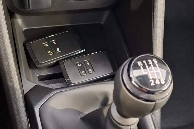 Dacia Duster din 2025 cu 15 km - oferta DAC180063 - foto 14