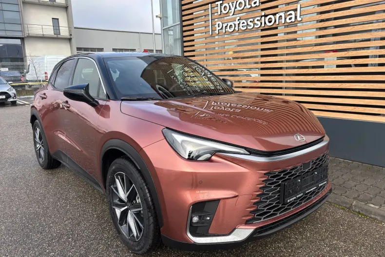 Lexus LBX din 2025 cu 100 km - oferta LEX180077 - foto 1