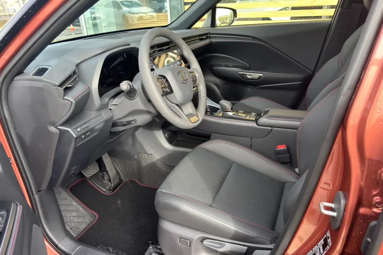 Lexus LBX din 2025 cu 100 km - oferta LEX180077 - foto 9