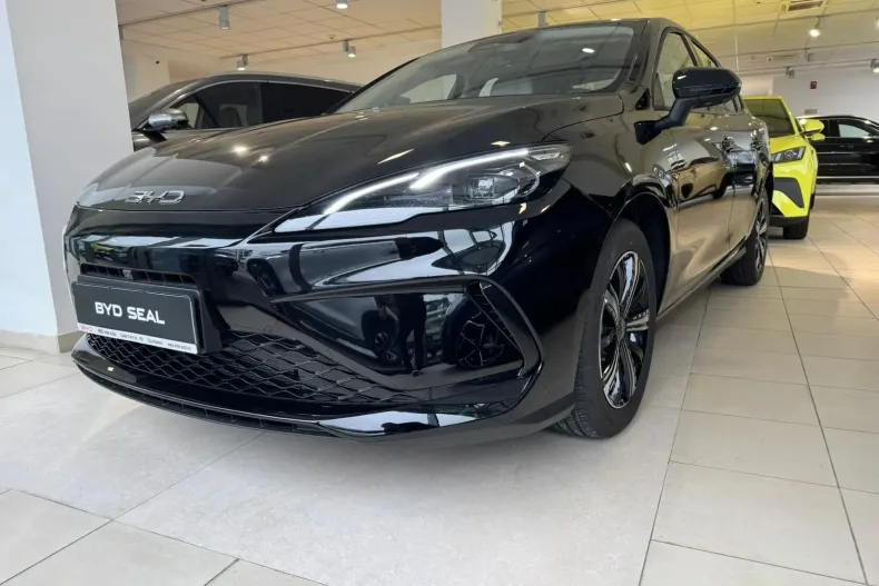 BYD SEAL din 2025 cu 5 km - oferta BYD180093 - foto 1