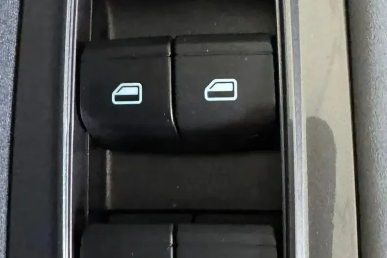 BYD DOLPHIN din 2025 cu 21 km - oferta BYD180095 - foto 19