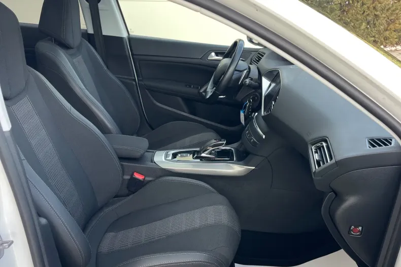 Peugeot 308 din 2020 cu 146.000 km - oferta PEU180096 - foto 21