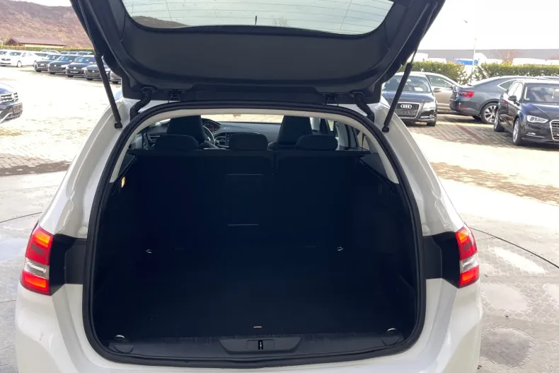 Peugeot 308 din 2020 cu 146.000 km - oferta PEU180096 - foto 24