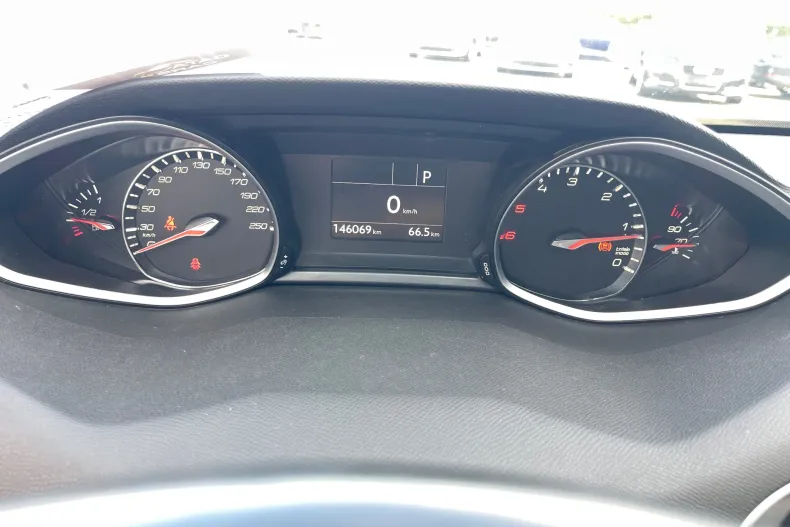 Peugeot 308 din 2020 cu 146.000 km - oferta PEU180096 - foto 39