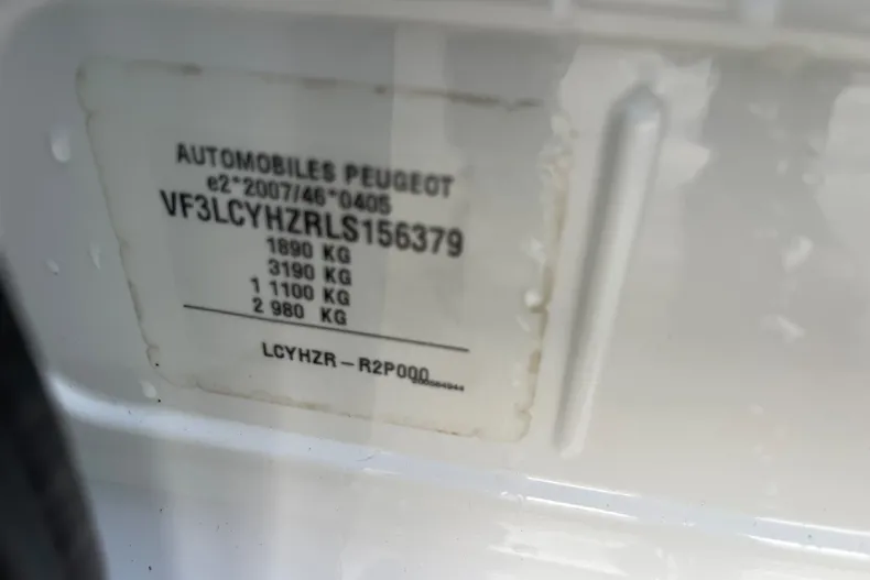 Peugeot 308 din 2020 cu 146.000 km - oferta PEU180096 - foto 40