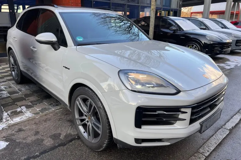 Porsche Cayenne din 2024 cu 25.400 km - oferta POR180102 - foto 3