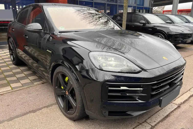 Porsche Cayenne din 2025 cu 16.500 km - oferta POR180103 - foto 3