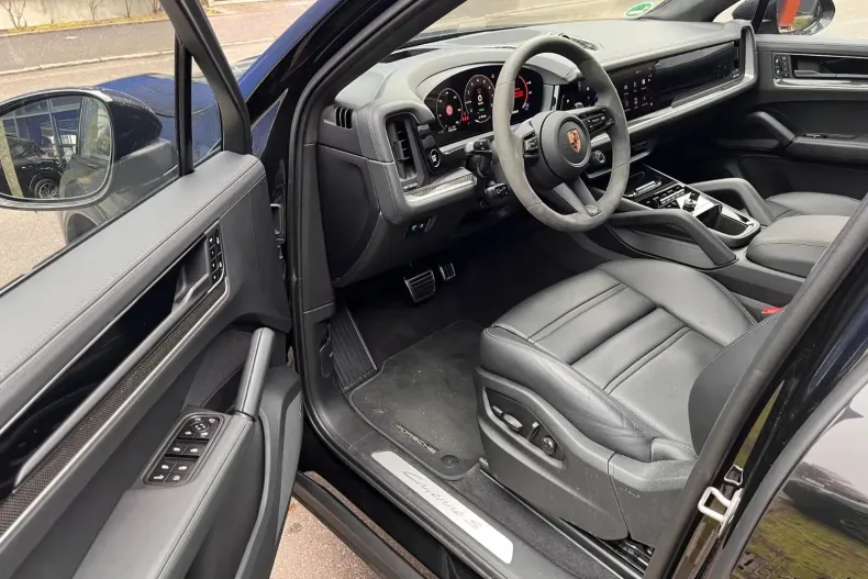 Porsche Cayenne din 2025 cu 16.500 km - oferta POR180103 - foto 13