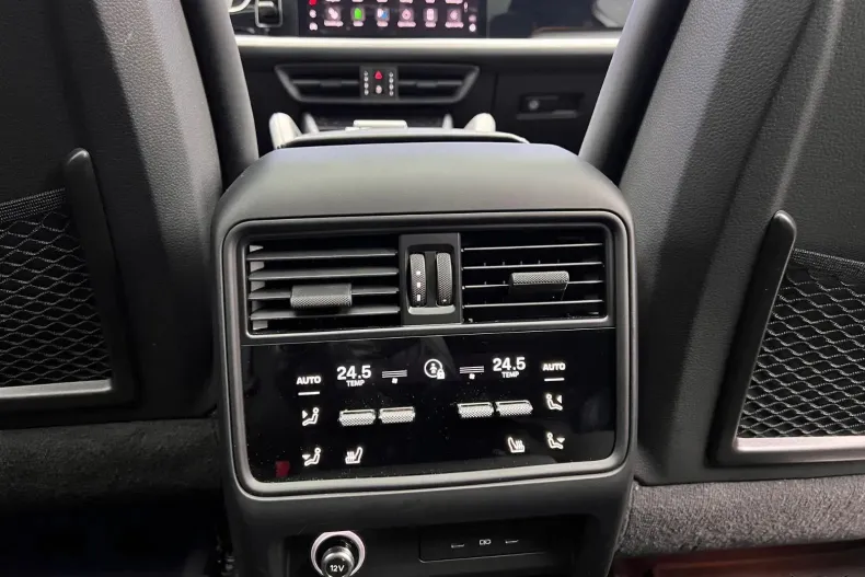 Porsche Cayenne din 2025 cu 16.500 km - oferta POR180103 - foto 24