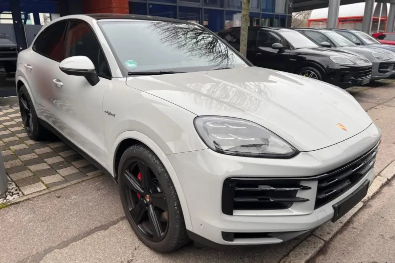 Porsche Cayenne Coupe din 2025 cu 7.200 km - oferta POR180104 - foto 3