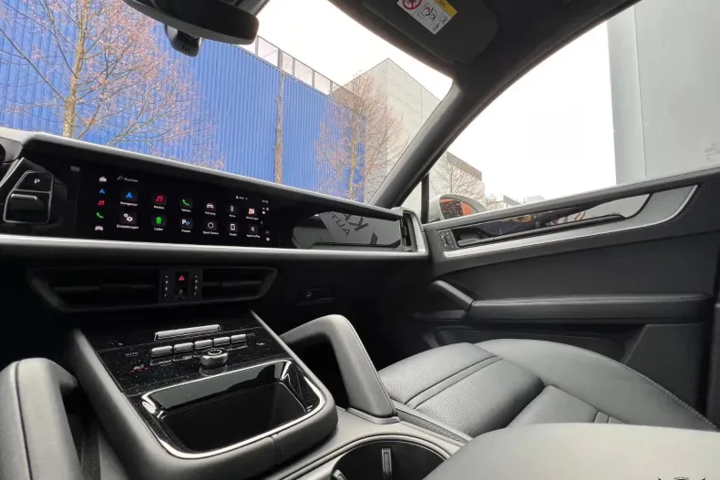 Porsche Cayenne Coupe din 2025 cu 7.200 km - oferta POR180104 - foto 13