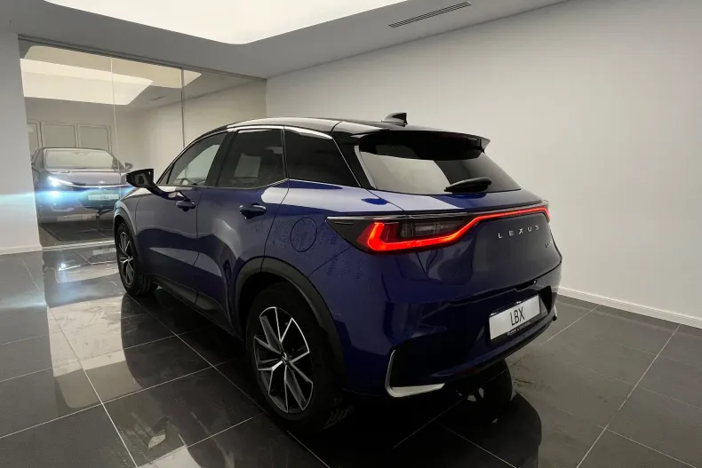 Lexus LBX din 2025 cu 6 km - oferta LEX180109 - foto 9