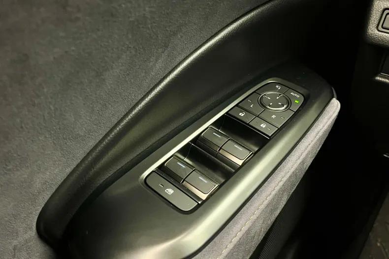 Lexus LBX din 2025 cu 6 km - oferta LEX180109 - foto 31