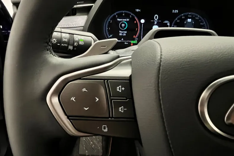 Lexus LBX din 2025 cu 6 km - oferta LEX180109 - foto 34