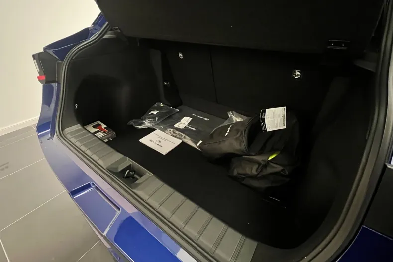 Lexus LBX din 2025 cu 6 km - oferta LEX180109 - foto 37