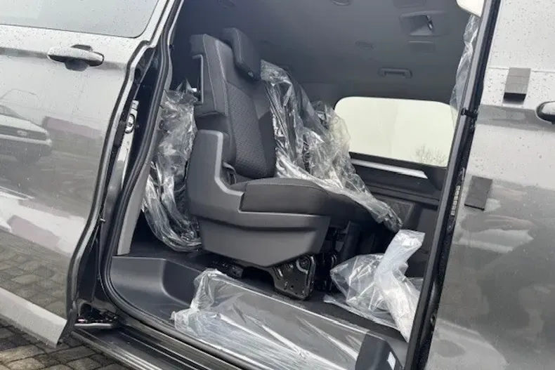 Volkswagen Caravelle din 2026 cu 3 km - oferta VOL180126 - foto 11