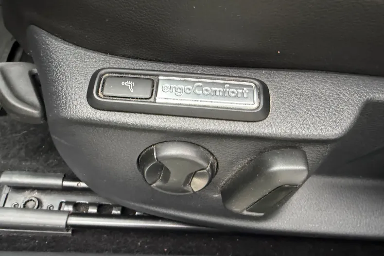 Volkswagen Passat Alltrack din 2022 cu 129.700 km - oferta VOL180132 - foto 16