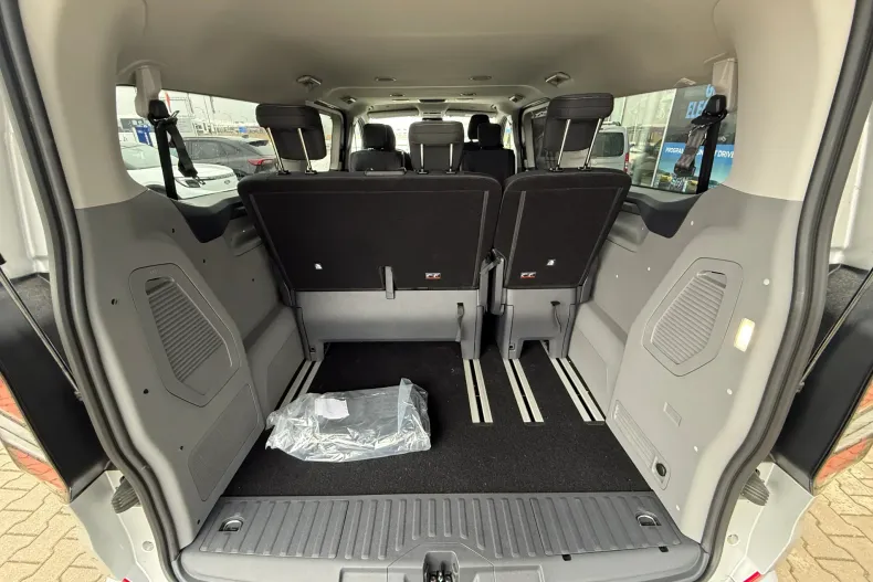 Ford Tourneo Custom din 2025 cu 1 km - oferta FOR180138 - foto 33