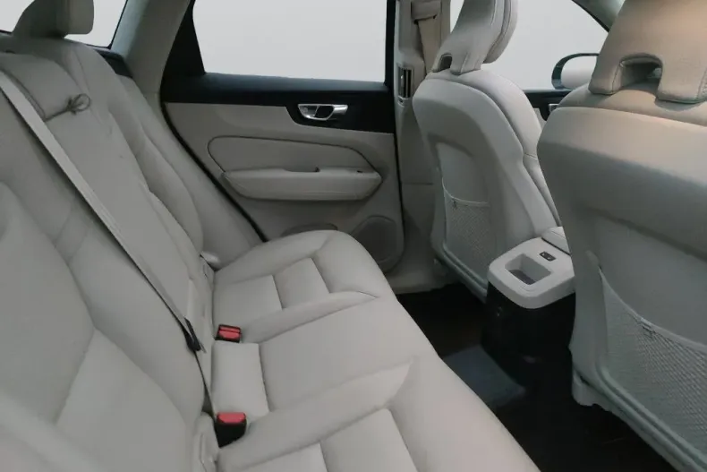 Volvo XC60 din 2022 cu 82.184 km - oferta VOL180142 - foto 8