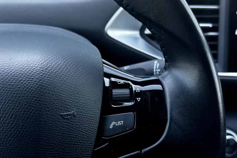 Peugeot 308 din 2021 cu 162.560 km - oferta PEU180148 - foto 17