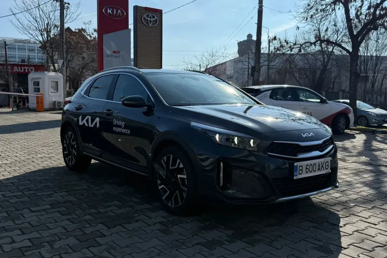 Kia XCeed din 2024 cu 2.300 km - oferta KIA180159 - foto 2