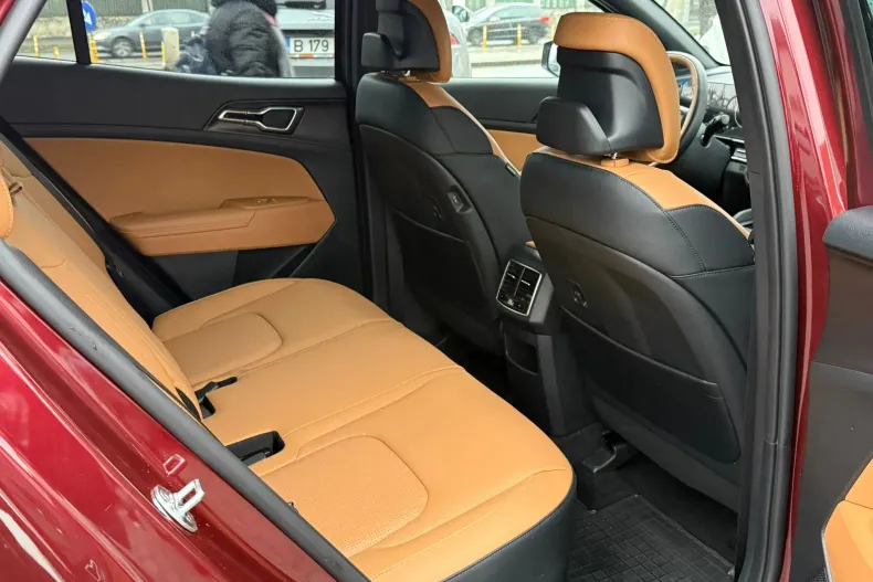 Kia Sportage din 2025 cu 3.700 km - oferta KIA180160 - foto 6