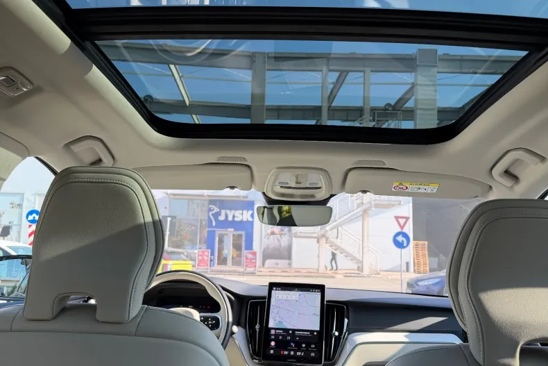 Volvo XC60 din 2025 cu 1.989 km - oferta VOL180165 - foto 12