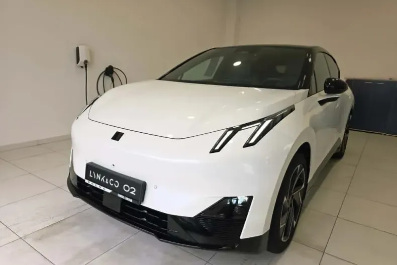 Lynk&Co 02 din 2024 cu 2 km - oferta LYN180166 - foto 2