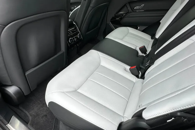 Land Rover Range Rover Sport din 2023 cu 7.700 km - oferta LAN180168 - foto 9