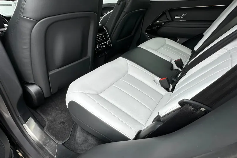 Land Rover Range Rover Sport din 2023 cu 7.700 km - oferta LAN180168 - foto 15