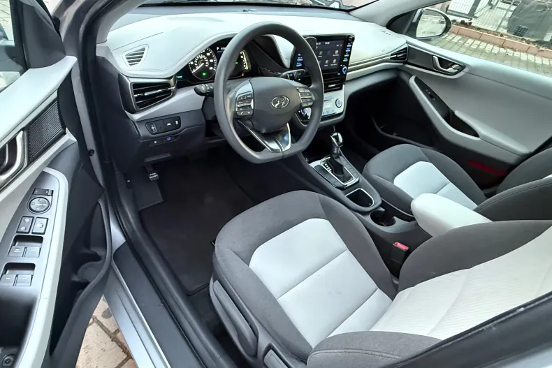 Hyundai IONIQ din 2020 cu 61.832 km - oferta HYU180184 - foto 4