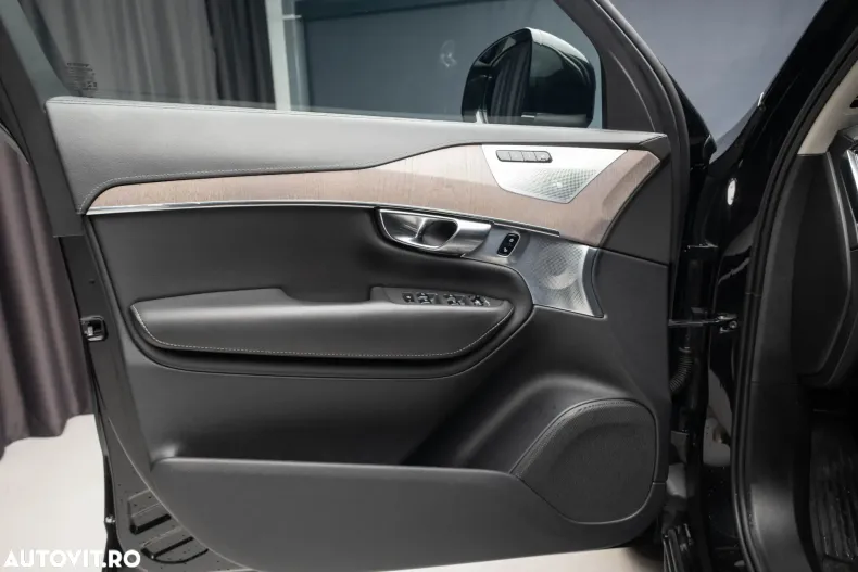 Volvo XC90 din 2022 cu 82.470 km - oferta VOL180192 - foto 21