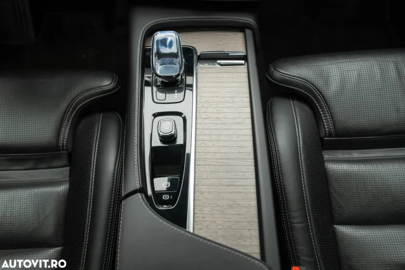 Volvo XC90 din 2022 cu 82.470 km - oferta VOL180192 - foto 35