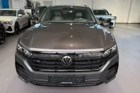 Volkswagen Touareg din 2022 cu 83.792 km - oferta VOL180232 - foto 2